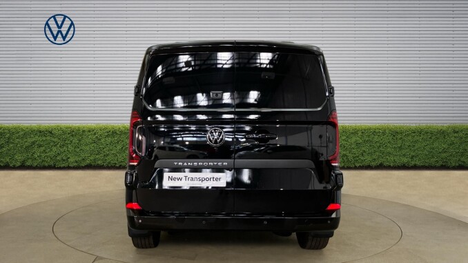 Volkswagen Transporter T32 Swb Diesel 2.0 TDI 170 Commerce Pro Van Auto [5 Plus] - Image 8